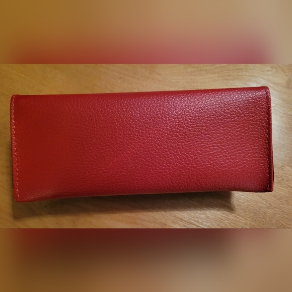 ✨️ FREE ✨️ GUESS Eyeglass Case | Red Sunglasses Case - Picture 3 of 4